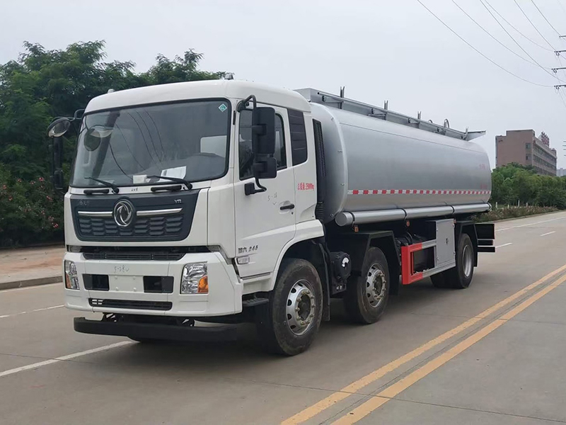 東風(fēng)天錦小三軸供液車(chē)