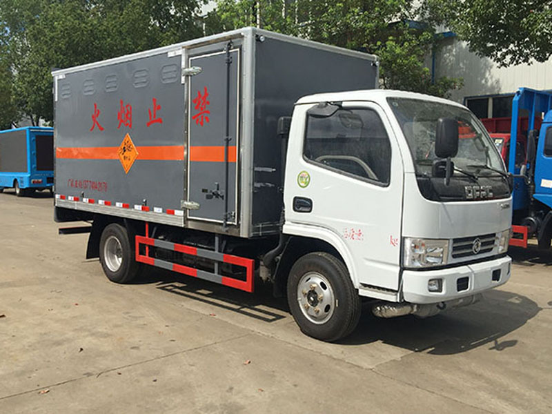 東風(fēng)4.1m    3.4噸爆破器材車