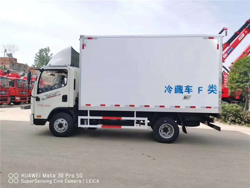 國(guó)六 解放J6F4.2米冷藏車(chē)